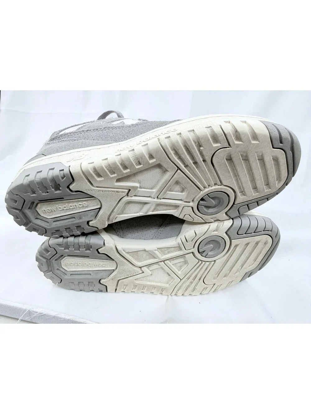 New Balance 550 Suede Shoes - Slate Grey Womens 7.5 or Mens. 6
